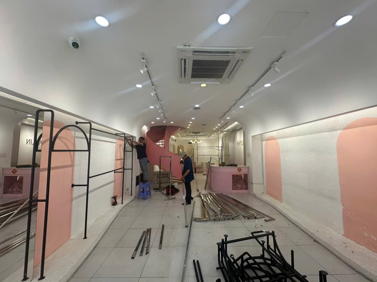 SHOP THỜI TRANG LÊ VĂN SỸ (KENLY CĐT A DŨNG)